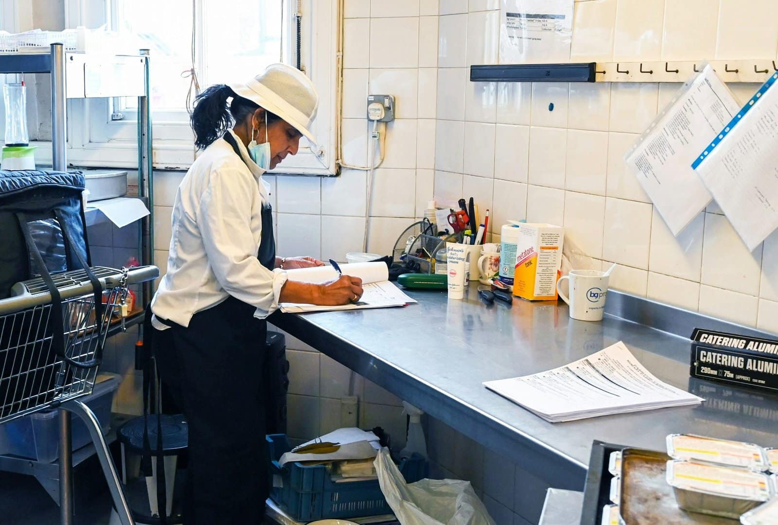 Which Countries Offer the Best Work Abroad Programs for Fresh Graduates? Which Countries Offer the Best Work Abroad Programs for Fresh Graduates?